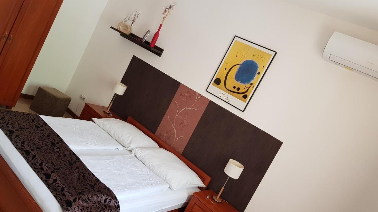 Aquarius Vendégház Szeged Esterno foto