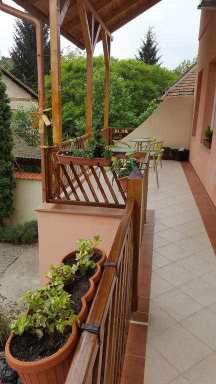 Aquarius Vendégház Szeged Esterno foto