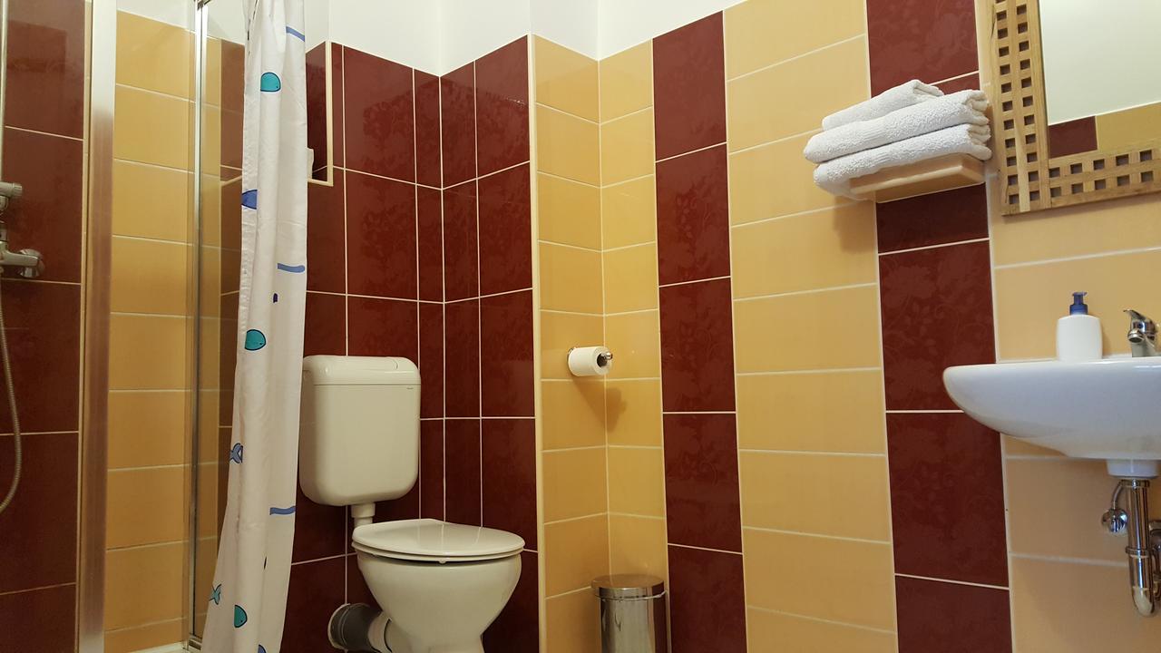 Aquarius Vendégház Szeged Esterno foto