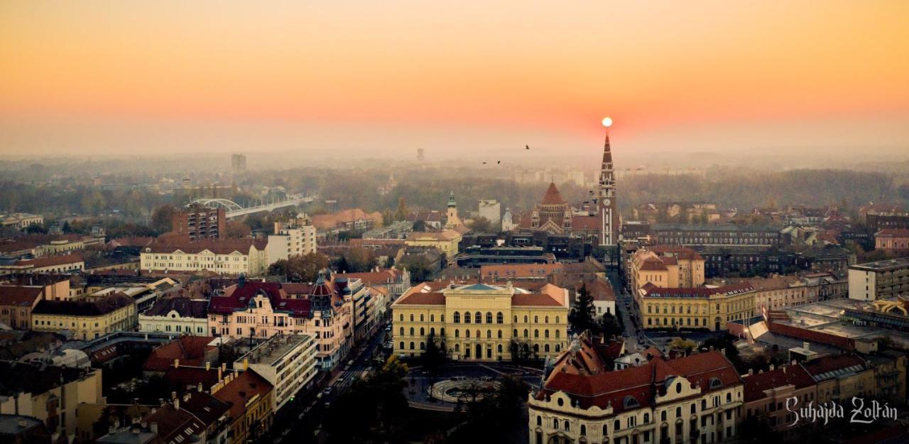 Aquarius Vendégház Szeged Esterno foto